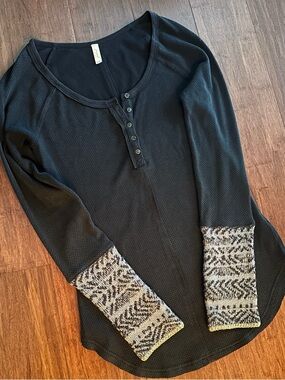 Free People Alpine Cuff Henley Thermal; Black W/Button Placket Front; Size Large
